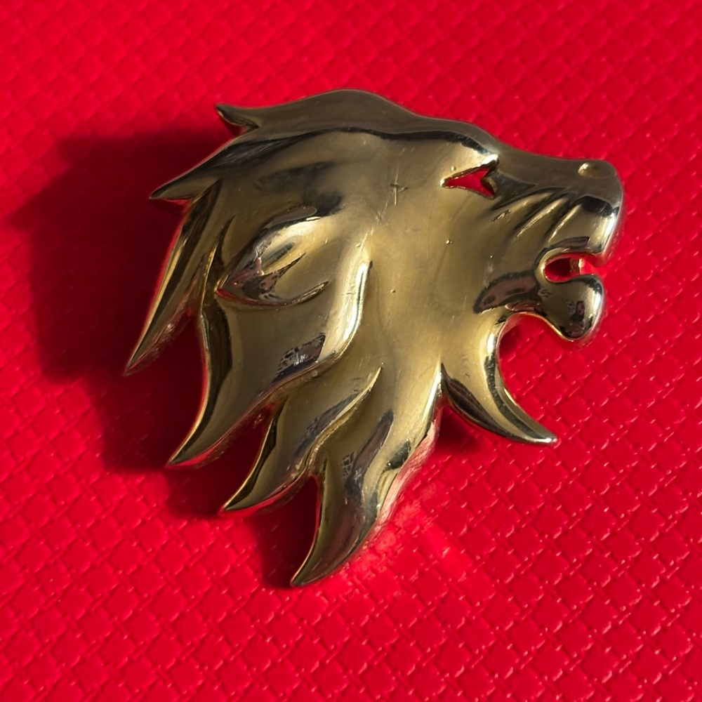 Vintage CMI Gold Tone Loin Head Brooch 1.5”